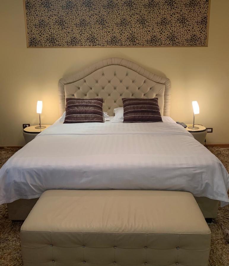 Hotel Rosa Blu Tiranë Luaran gambar