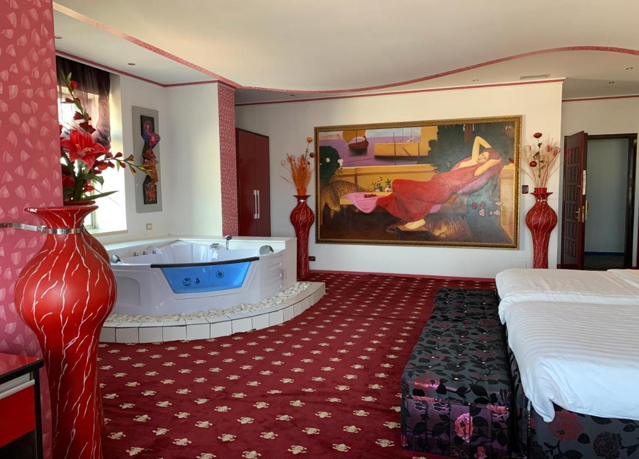 Hotel Rosa Blu Tiranë Luaran gambar